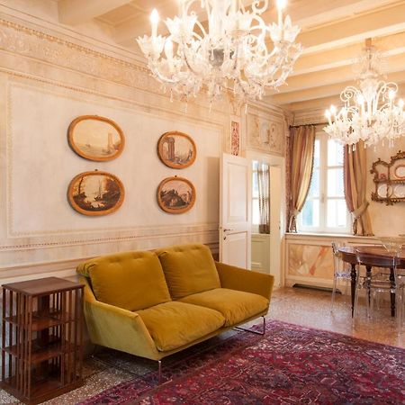 Explore Venice From A Sophisticated Hideaway In San Polo Exterior photo