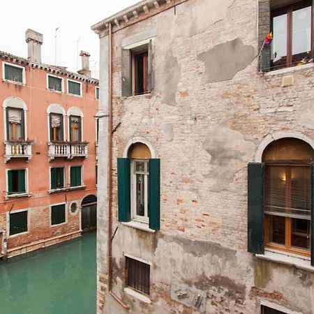 Explore Venice From A Sophisticated Hideaway In San Polo Exterior photo