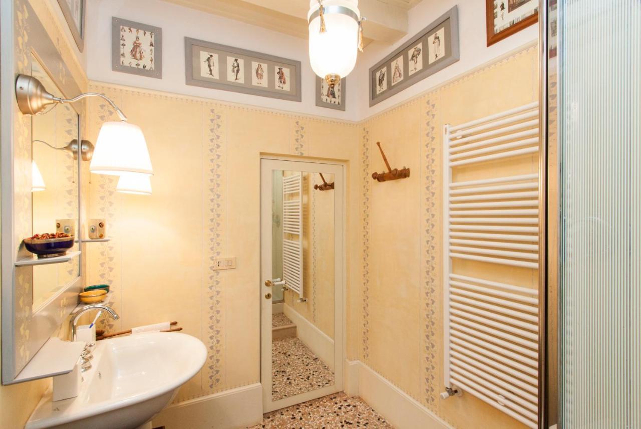 Explore Venice From A Sophisticated Hideaway In San Polo Exterior photo